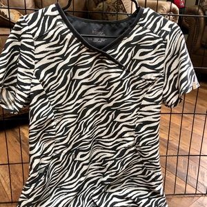 Cherokee infinity top sz M